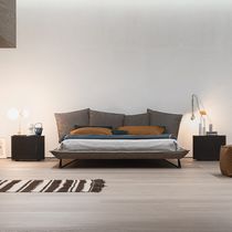 Lit double / contemporain / tapissé / avec...