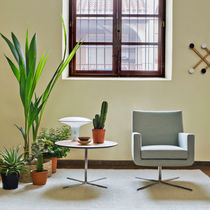 Table d'appoint contemporaine / en chêne...