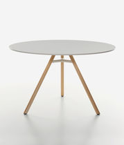 Table contemporaine / en frêne / en HPL...