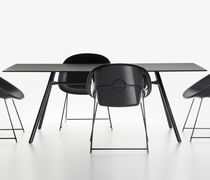 Table contemporaine / en frêne / en HPL...