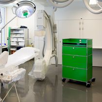 Chariot de soins / professionnel / pour...