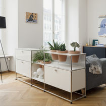Buffet contemporain / en métal peint / avec...
