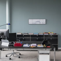 Table contemporaine / en linoléum / avec...