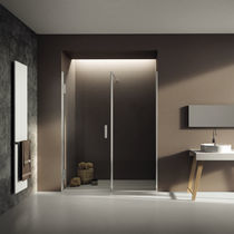 Cabine de douche en inox / avec porte battante...