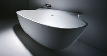 Baignoire ovale / à poser / en CristalPlant®...