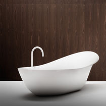 Baignoire ovale / à poser / en CristalPlant®...