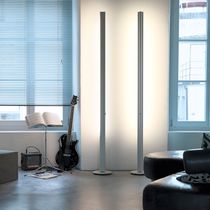 Colonne lumineuse contemporaine / en aluminium...