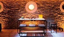 Table mange-debout contemporaine / en teck...