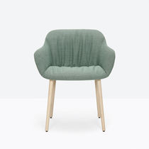 Chaise contemporaine / en tissu / en frêne...
