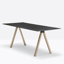 Bureau sur pied / contemporain / en stratifié...