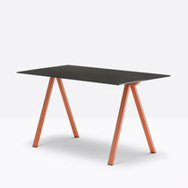 Bureau sur pied / contemporain / en stratifié...