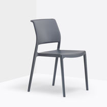 Chaise contemporaine / en polypropylène...