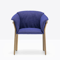 Chaise contemporaine / en cuir / avec piètement...