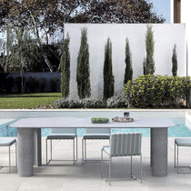Table à manger contemporaine / en polyuréthane...