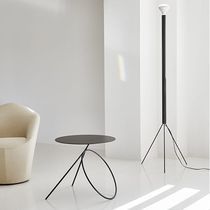 Table d'appoint contemporaine / en métal...
