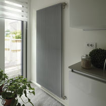 Radiateur à eau chaude / en métal / contemporain...