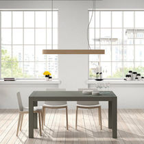 Table contemporaine / en bois / rectangulaire...