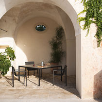 Table à manger contemporaine / en grès cérame...