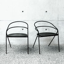 Chaise contemporaine / avec accoudoirs /...