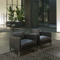Fauteuil contemporain / en cuir / en tissu...