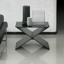 Table d'appoint contemporaine / en cuir...