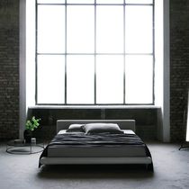 Lit double / simple / contemporain / tapissé