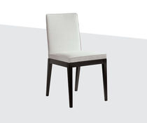 Chaise contemporaine / en bois / tapissée