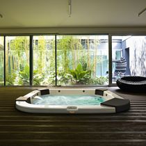Spa hors-sol / rectangulaire / 4 places...