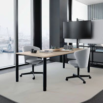 Chaise visiteur contemporaine / en tissu...