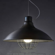 Suspension / en fer / contemporaine / noire