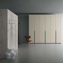 Armoire contemporaine / en bois laqué /...