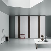 Armoire contemporaine / en bois laqué /...