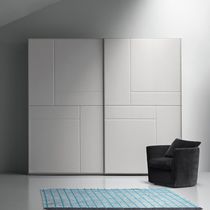 Armoire contemporaine / en bois laqué /...