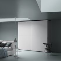 Armoire contemporaine / en bois laqué /...