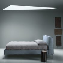 Lit double / contemporain / tapissé / avec...