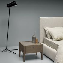 Table de chevet contemporaine / en frêne...