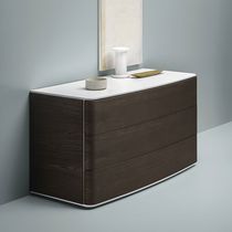 Commode contemporaine / en bois laqué /...