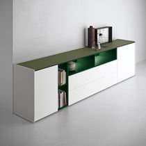 Buffet contemporain / en bois laqué / avec...