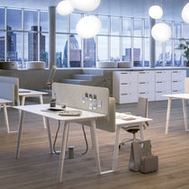 Table de travail contemporaine / en chêne...