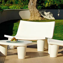 Banc de jardin contemporain / en polyéthylène...