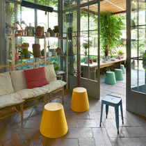 Tabouret contemporain / en polyéthylène...