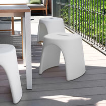 Tabouret contemporain / en polyéthylène...