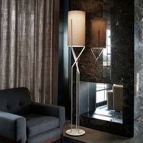 Lampe sur pied / en fer / en tissu / contemporaine