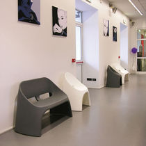 Banc de jardin contemporain / en polyéthylène...