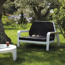 Fauteuil contemporain / en polyéthylène...