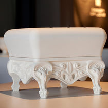 Pouf design nouveau baroque / en polyéthylène...