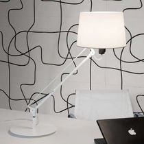 Lampe de table / en métal / en polycarbonate...