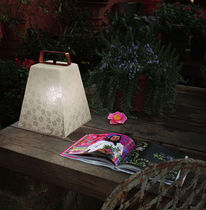 Lampe de table / en fibre de verre / contemporaine...