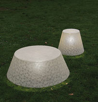 Lampe de sol / en métal peint / en fibre...