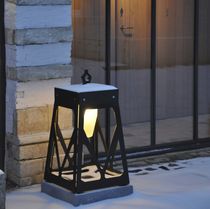 Lampe de sol / en métal / classique / noire